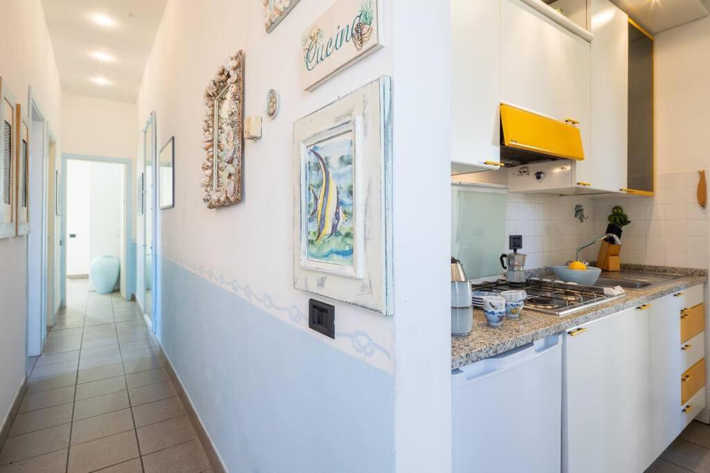 شقة Art Of Living 100 Meters From The Sea. مارينا دي بييتراسانْت المظهر الخارجي الصورة