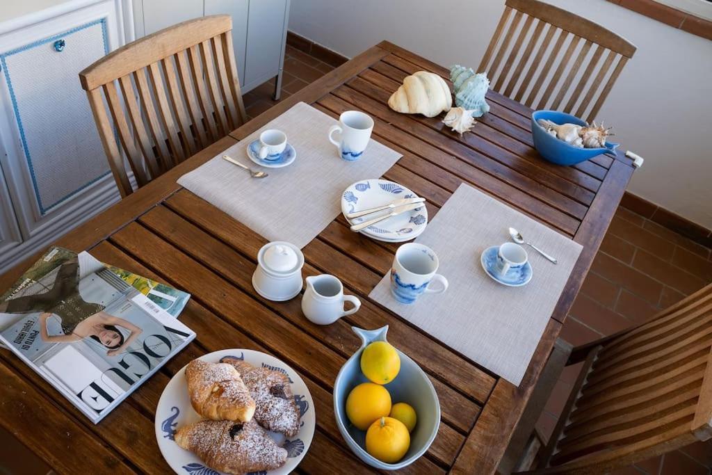 شقة Art Of Living 100 Meters From The Sea. مارينا دي بييتراسانْت المظهر الخارجي الصورة