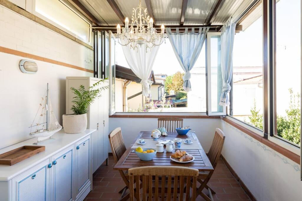 شقة Art Of Living 100 Meters From The Sea. مارينا دي بييتراسانْت المظهر الخارجي الصورة